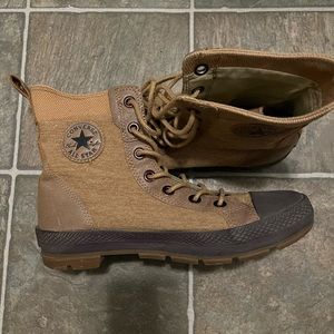 Converse - NEARLY NEW High Top Chucks